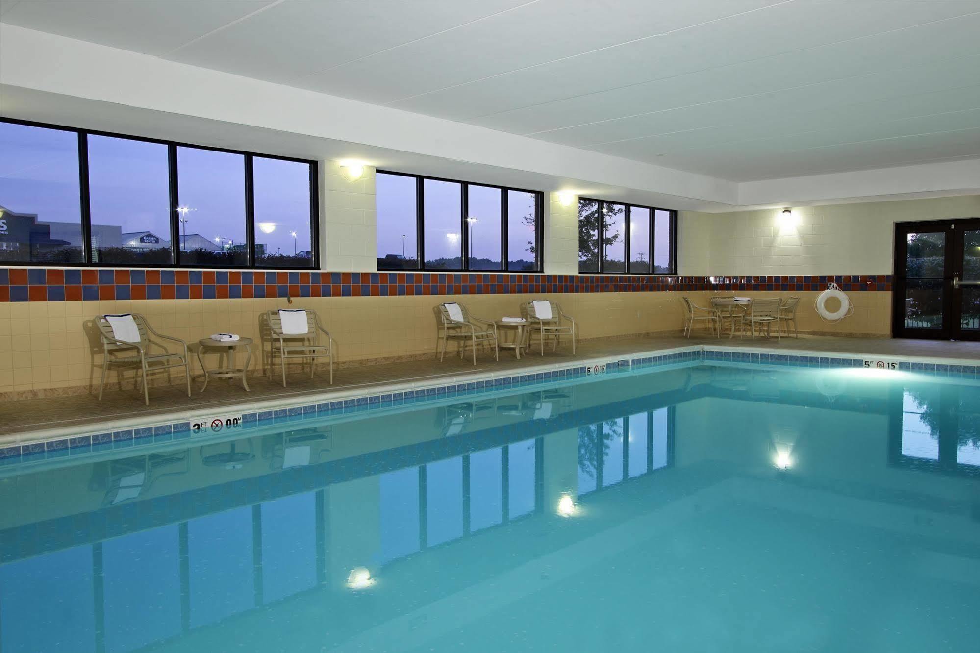 Hampton Inn & Suites Murray Buitenkant foto